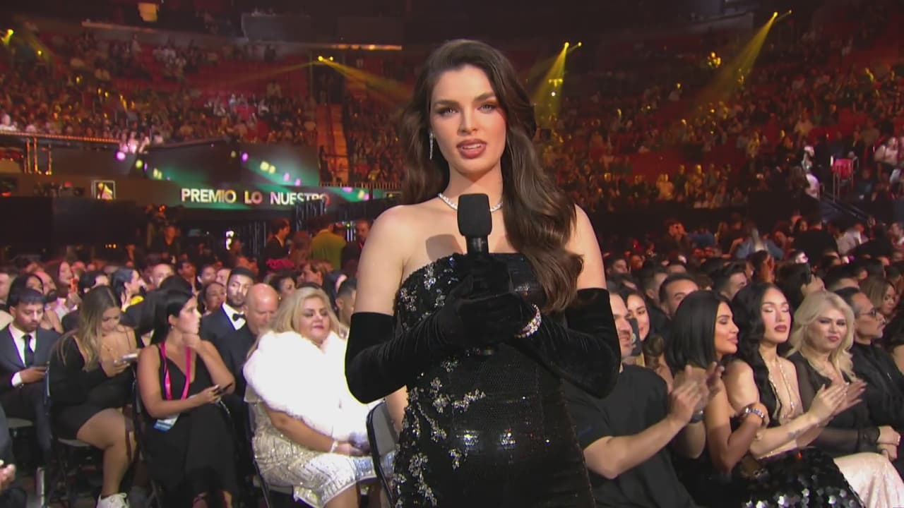 Con este look Nadia Ferreira abrió el gran evento.