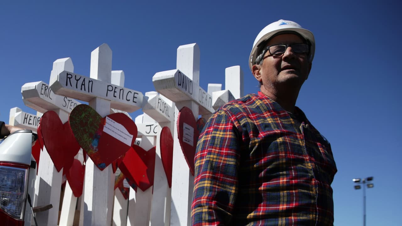 El senador Dick Durbin describe al hombre de la cruces como un ser “compasivo” y de “sacrificio”