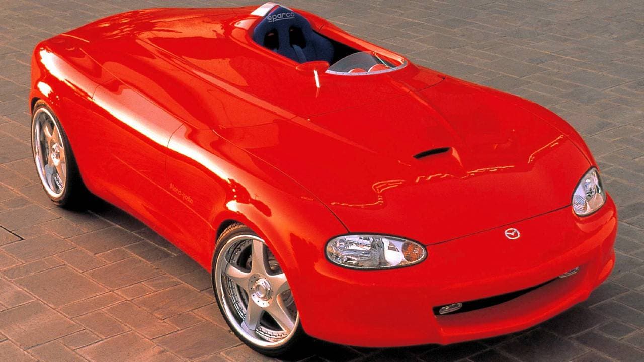 Mazda no fue tímido en el desarrollo de versiones especiales y vehículos concepto, incluido el ‘Mazda Monoposto Concept’, presentado durante el SEMA Show en 2000.