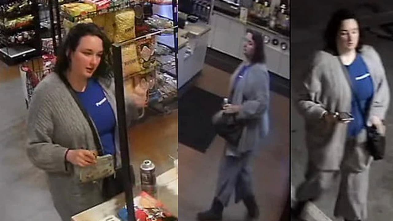 El automóvil de la adolescente fue encontrado más tarde a unas dos millas de distancia con indicios de que se cometió un acto delictivo, según los investigadores.