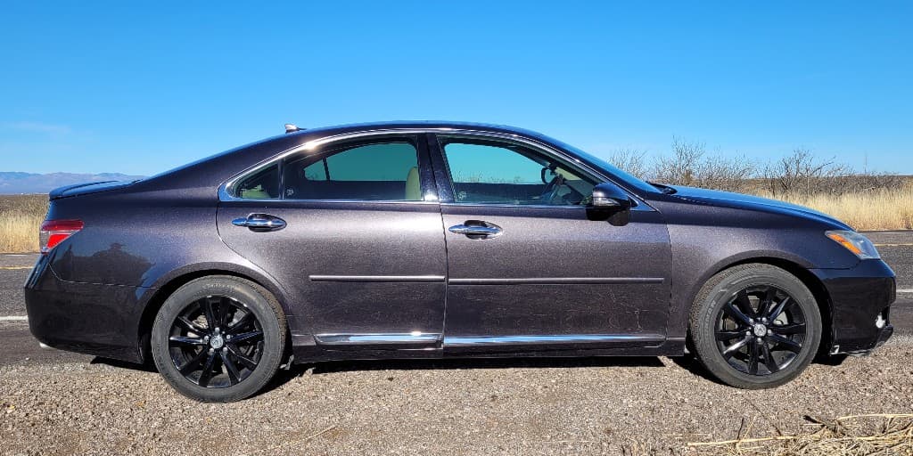 En la estación Douglas, agentes de la FTU arrestaron a un conductor estadounidense que transitaba con cuatro inmigrantes.