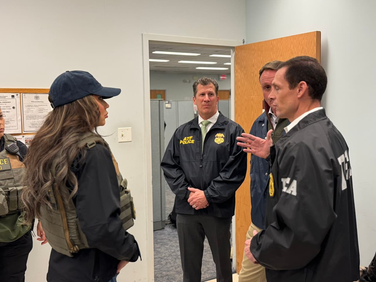 La funcionaria y sue equipo, que asumió el cargo el sábado pasado, compartieron videos y fotos del operativo en redes sociales.