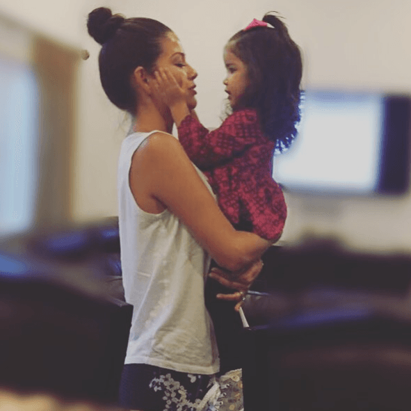 "Puro amor", Ana Patricia comparte esta bella foto con su compañera inseparable.