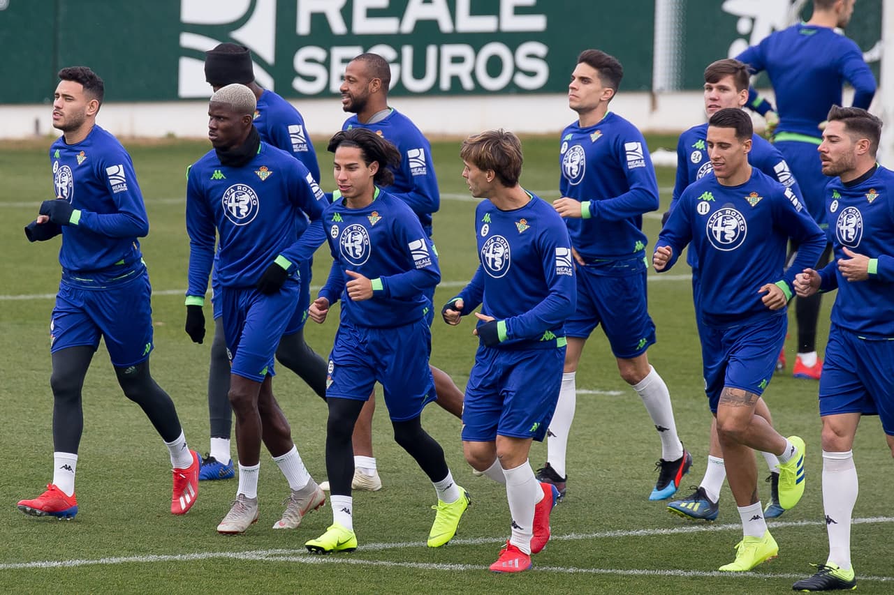 Los compañeros de Lainez lo vieron en acción, a la espera del aporte que pueda dar en el remate de temporada.