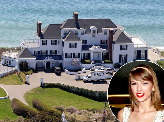 Desde el 2013, Taylor Swift es propietaria de esta mansión en Rhode Island, que esta valorada en 17 millones de dólares. La casa tiene 11,000 pies cuadrados y tiene ocho cuartos.