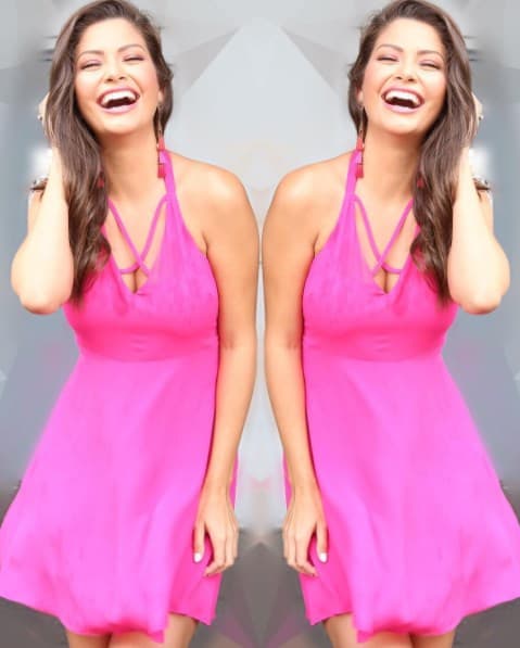 Muy veraniega y con un aire de niña buena, así es el outfit que luce Ana Patricia. Su bella sonrisa es el mejor accesorio para lucirlo.