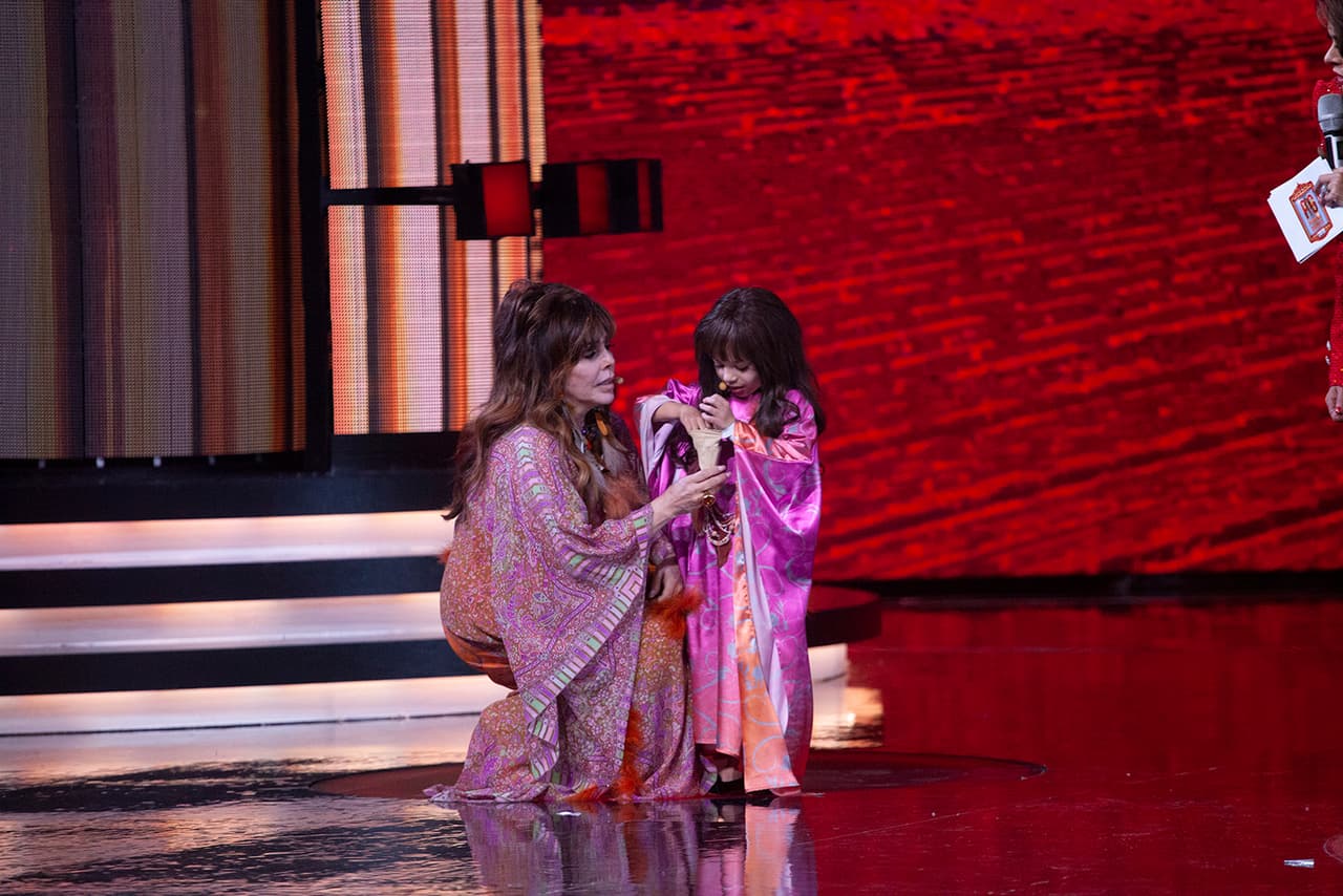 Y, como buena Vero, la pequeña sacó un bolsillo sorpresa, en el que llevaba chocolates.