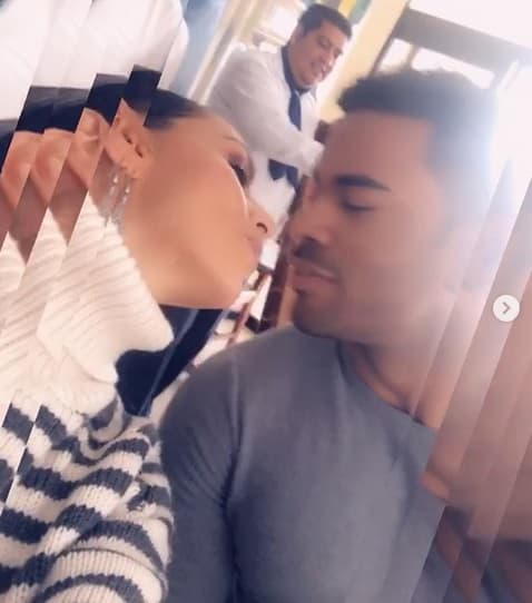 "Ya tengo novio. Llevamos dos mesecitos, estoy contenta, emocionada", admitió a 
<b><a href="https://twitter.com/deprimeramano/status/1207488332952813568?s=21" target="_blank">'De primera mano'</a></b>. En la cuenta de Instagram de la actriz ya existen 
<b><a href="https://www.instagram.com/p/B5QycFpgHyz/" target="_blank">un par de fotos</a></b> con él.