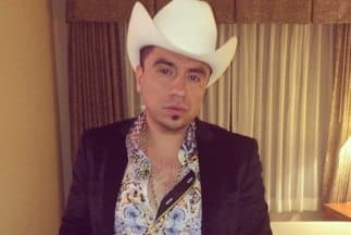 El cantante Eduardo Rascón Tovar, mejor conocido como Tito Torbellino. (Imagen tomada de Twitter).