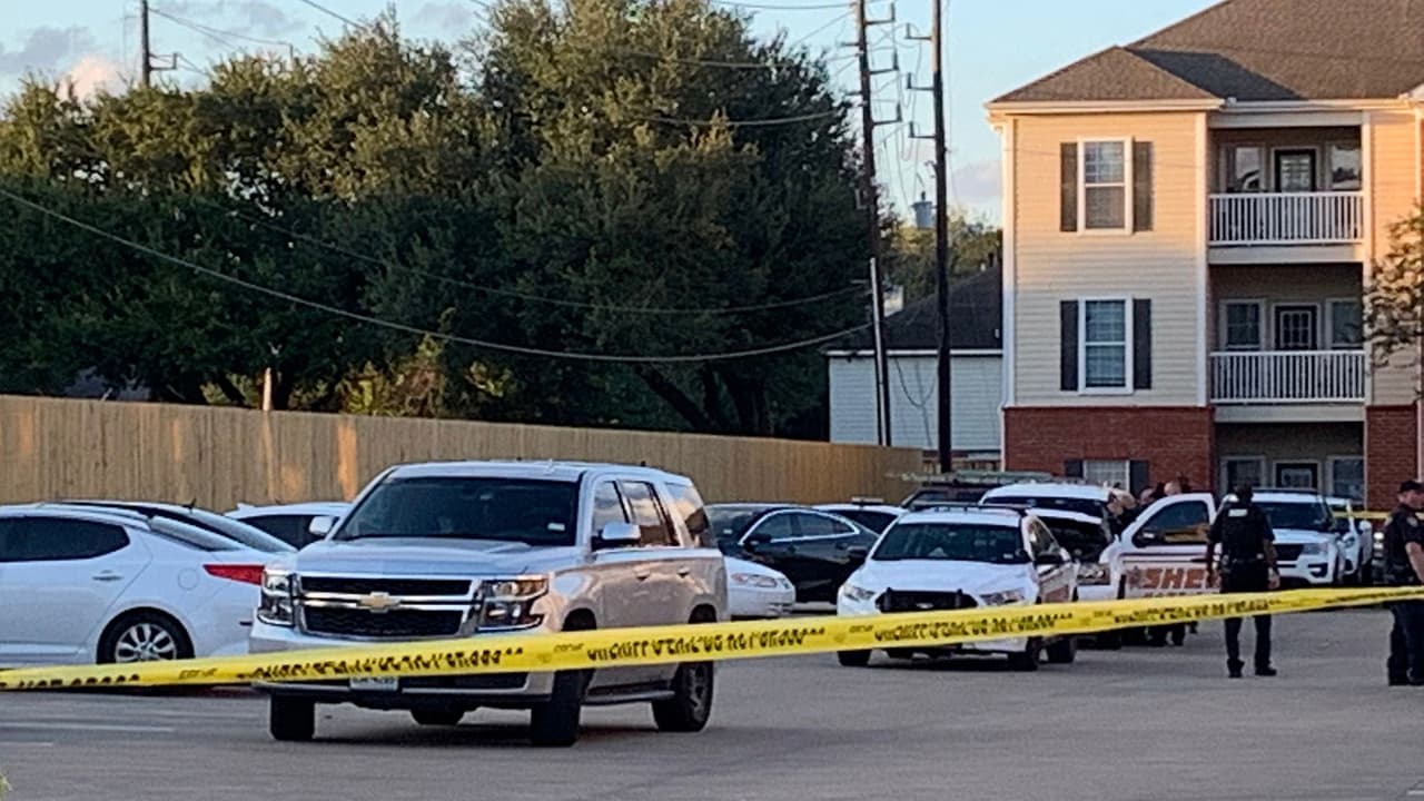 Los jóvenes fueron llevados a un hospital porque presentaban signos de desnutrición.