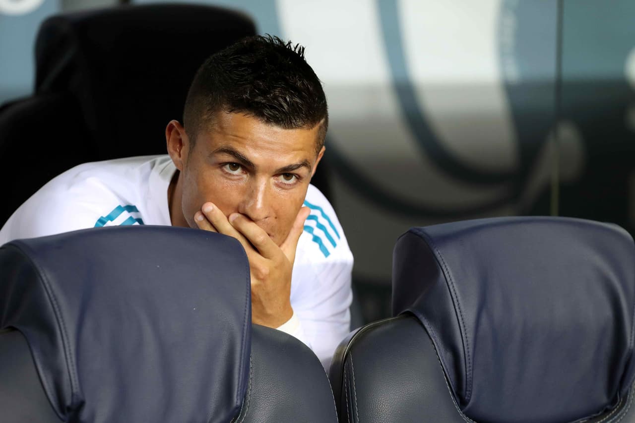 Mientras que Zidane lo hizo con estos jugadores, dejando fuera a Cristiano: Keylor Navas, Carvajal, Ramos, Varane, Marcelo, Casemiro, Kovacic, Kroos, Isco, Bale y Benzema.