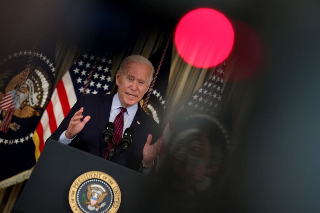 Biden afirma que el 'techo de la deuda' debe subirse (en parte) para pagar facturas que dejó Trump 