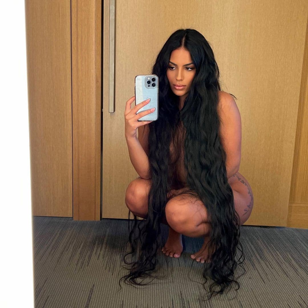 Además de dedicarse al modelaje, Chaney se desempeña como directora de operaciones de First State Behavioral Health, un consultorio de psicoterapia en Atlanta, Georgia, el cual brinda servicios de salud mental. Aunado a eso, en las plataformas digitales Chaney suele compartir fotografías que reflejan su estilo de vida y en muchas de las instántaneas aparece con poca ropa.