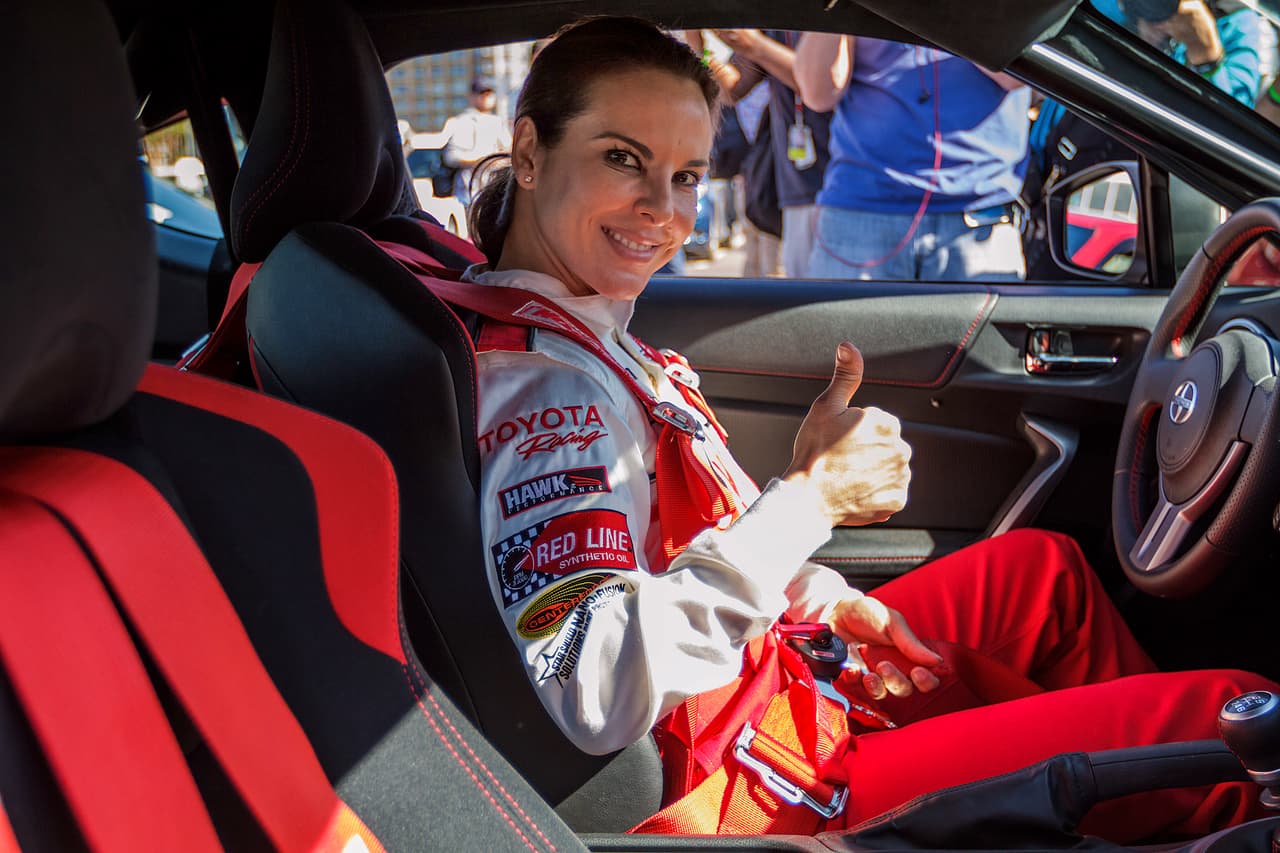 Kate revela en el texto que fue ella quien pagó la avioneta en la que voló para reunirse con la gente del narcotraficante por primera vez en Toluca, Estado de México.