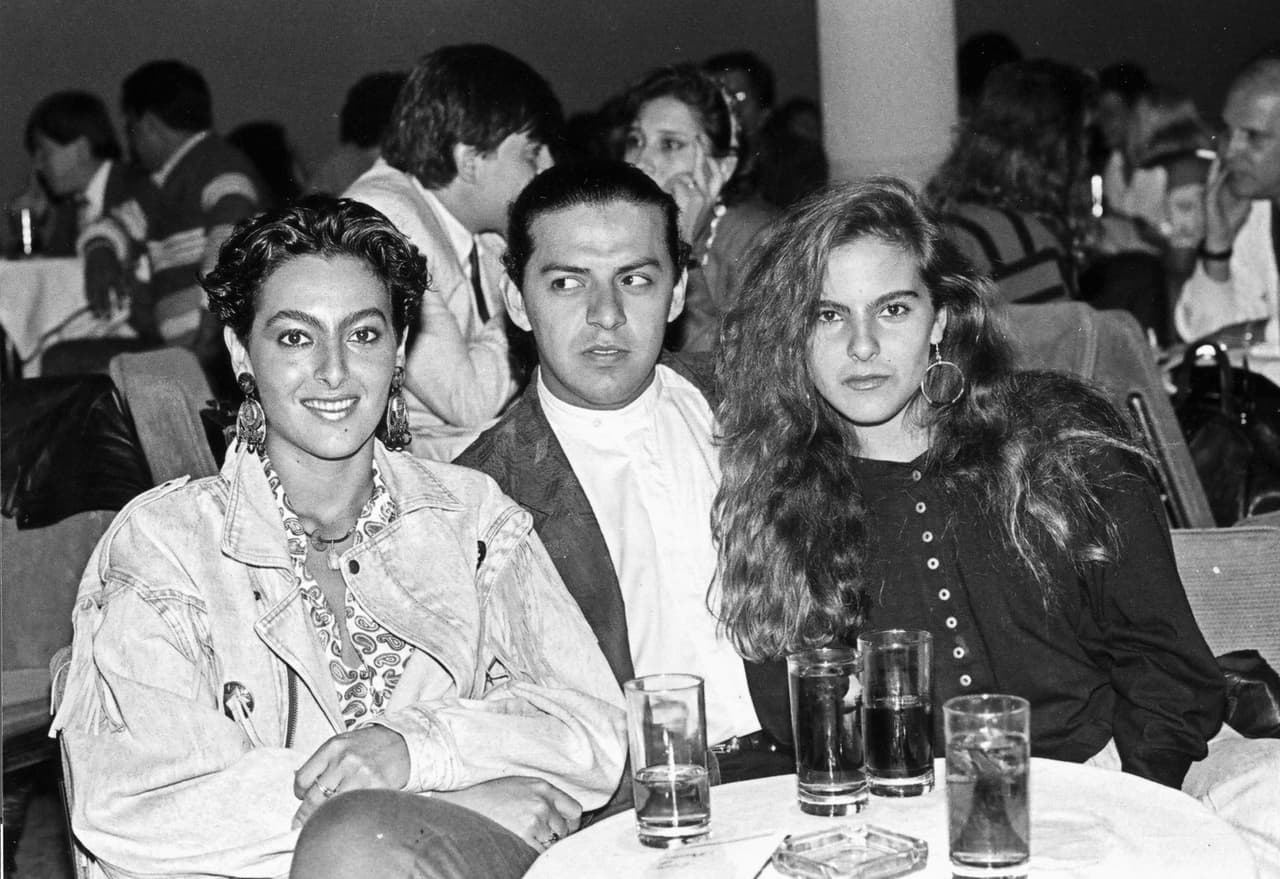 Desde muy joven, Kate y su hermana Verónica, ya formaban parte del "Jet-set" mexicano y no había fiesta de sociedad en la que no aparecieran.