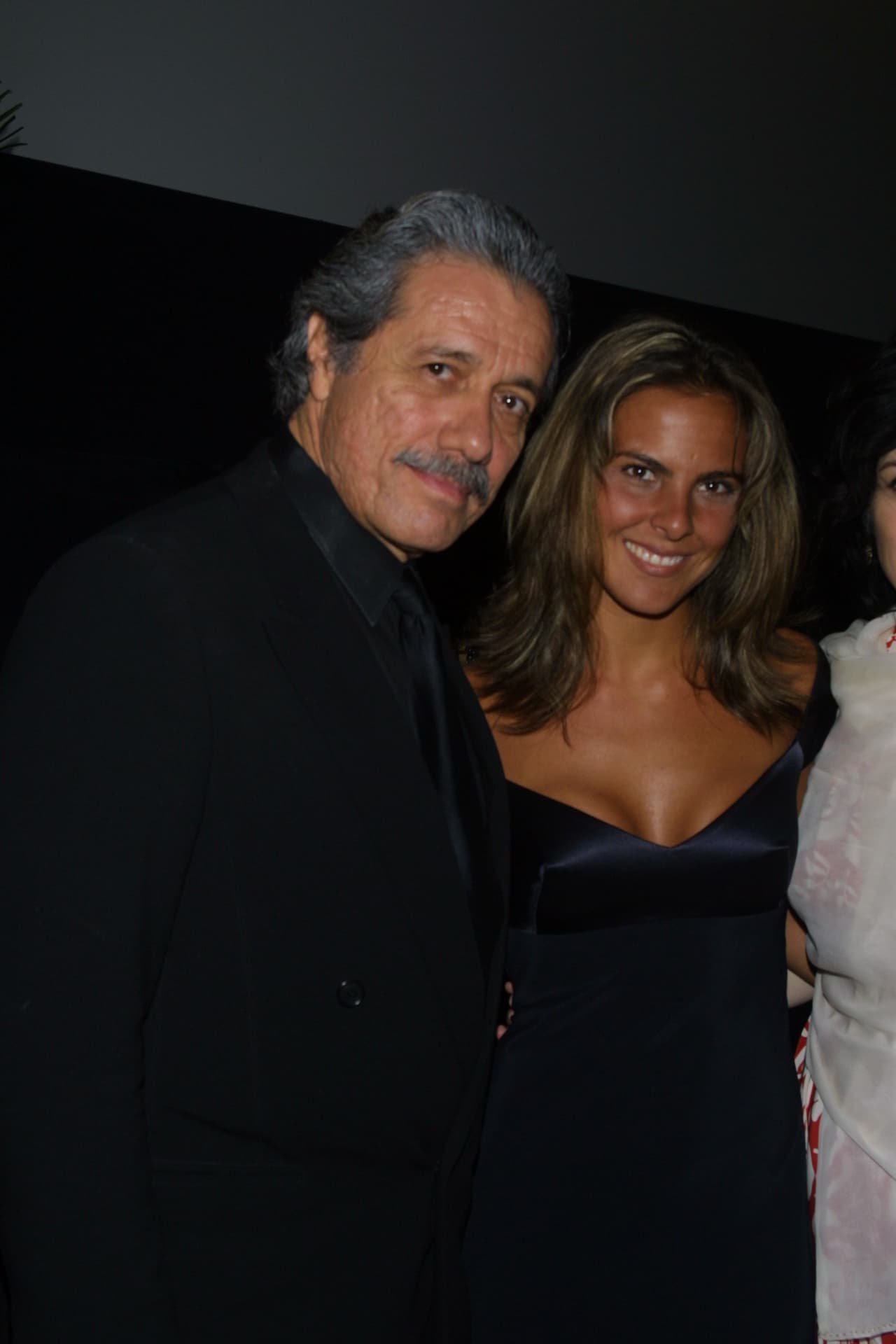 Su primera oportunidad la consigue en la cinta "American Visa" (2005).