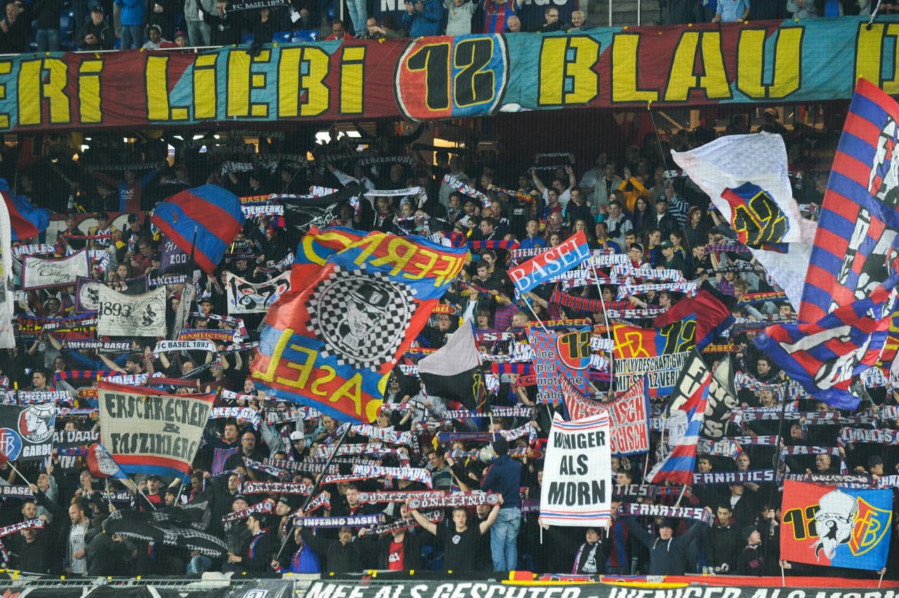 Fan del Basilea aparece años después en su país tras perderse en un partido de Champions