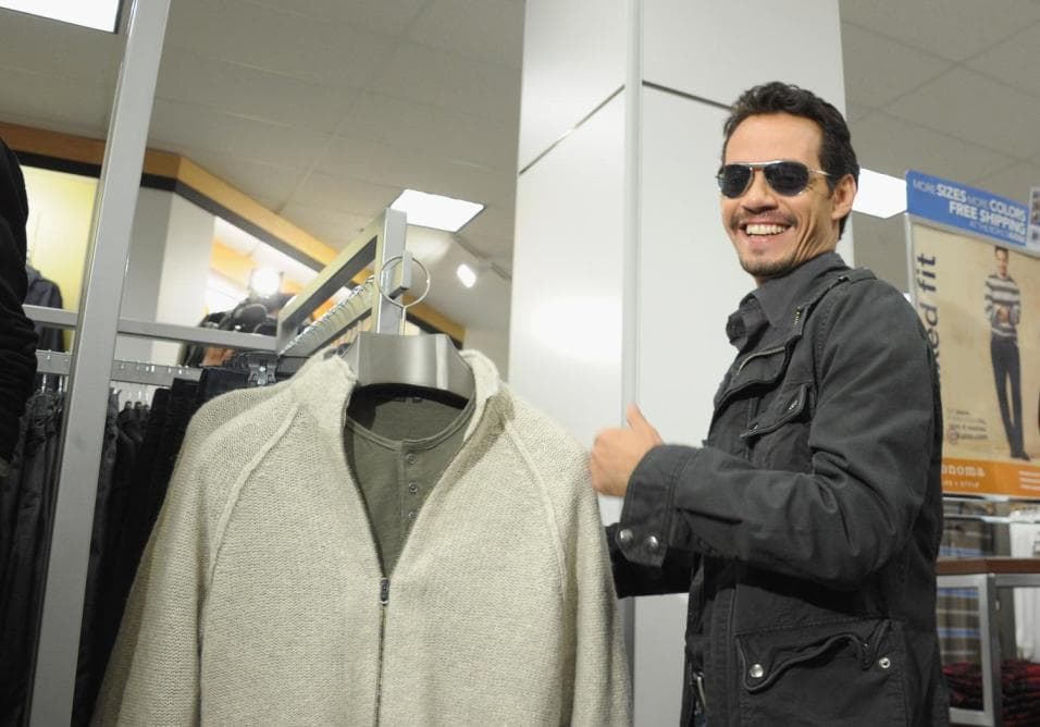 Uno más de los logros, que sin duda define otro gran momento en la vida de Marc, fue el lanzamiento de su línea de ropa en 2011. El cantante estrenó su llamada 'Colección Marc Anthony' en una tienda de Nueva Jersey.