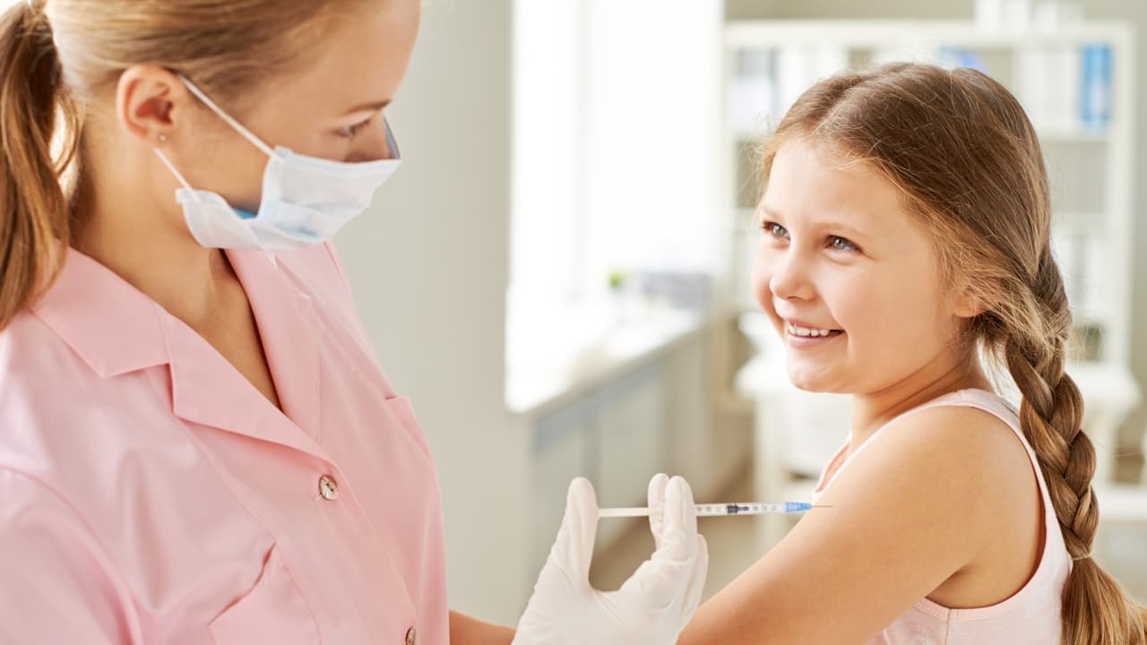 Moderna solicitará autorización a la FDA para aplicar su vacuna contra covid-19 a niños menores de seis años