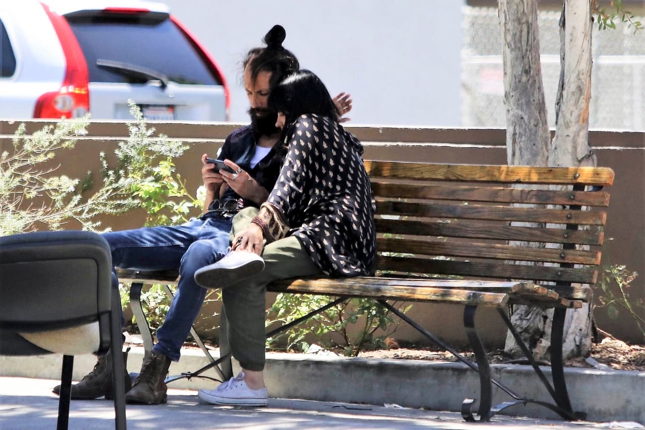 Koko es muy detallista y además de regalarle una bicicleta a Maite, él regularmente utiliza camisetas que traen impreso el rostro de ella.