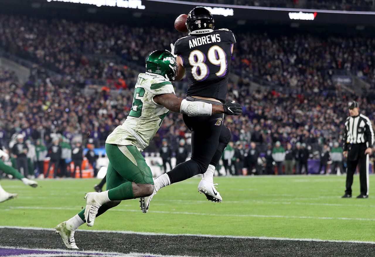 Ravens se imponen con autoridad 42-21 a New York Jets y aseguran su presencia en Playoffs.