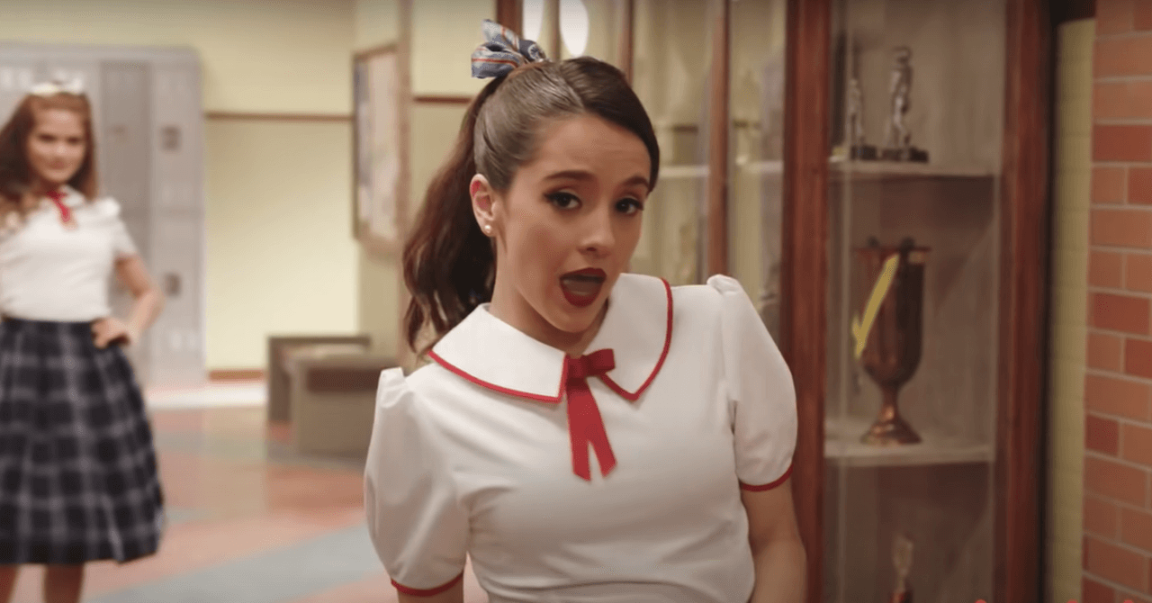 Para el 2019, regresó a las producciones juveniles con ‘Club 57’, en donde obtuvo el papel protagónico de Eva, una adolescente que, junto a su hermano, encuentra una máquina del tiempo que los lleva a viajar al año 1957.