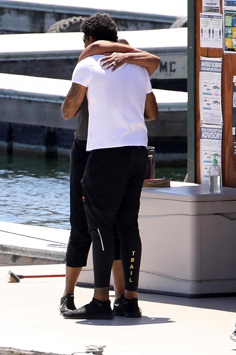 Las autoridades también dijeron que 
<b>"no hay evidencia para decir que salió del agua"</b> y "parece ser 100 por ciento de un trágico ahogamiento".
<br>