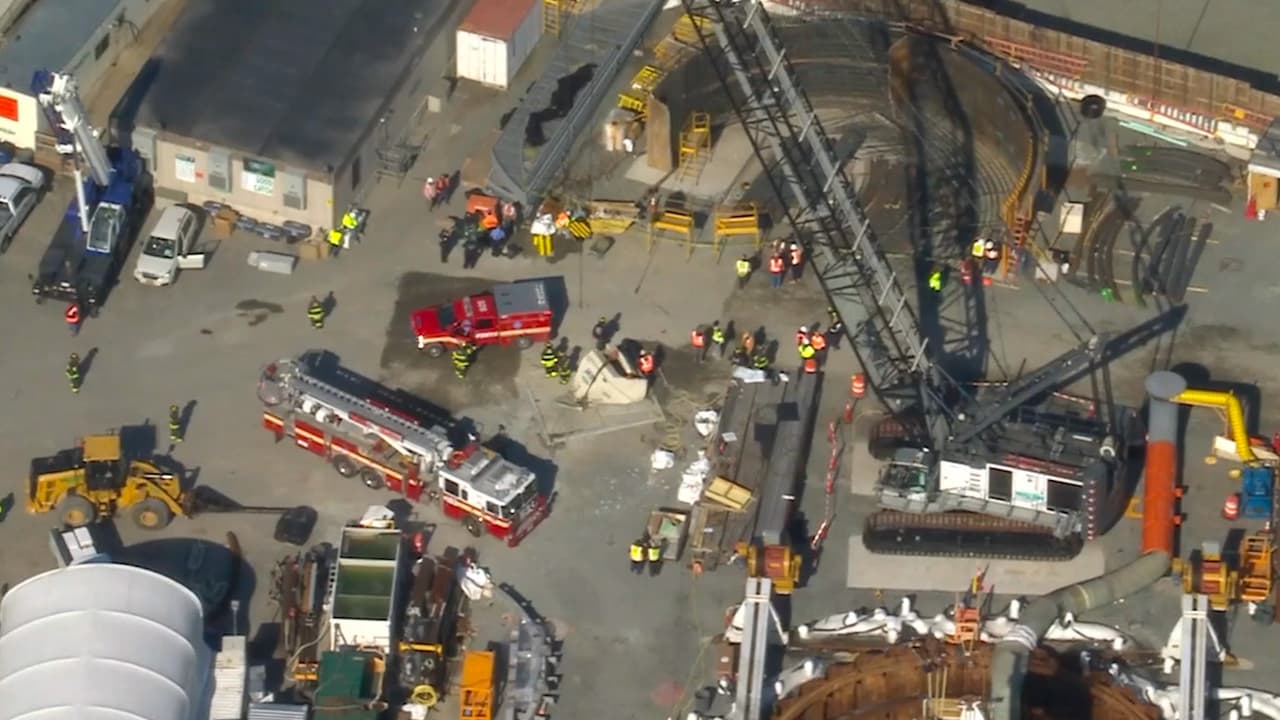 Caja cae de grúa de construcción en Queens dejando cinco heridos