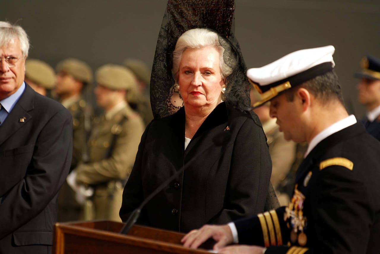 Pilar de Borbón 
<b>será cremada</b> y sus restos depositados junto a los de su esposo en el cementerio de San Isidro de Madrid, reportó El País.