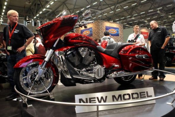 Intermot Colonia 2014 es la feria líder a nivel mundial para vehículos motorizados de dos ruedas y es un espectáculo de tendencias para la movilidad eléctrica. En Intermot Colonia 2014 están representados, sin excepción, todos los fabricantes importantes de vehículos motorizados de dos ruedas. El comercio especializado internacional, los importadores y los amantes de las motos del mundo entero estarán presentes en este evento. Intermot se llevará a cabo en las instalaciones del recinto ferial del Cologne Exhibition Centre, entre los próximos días 01 al 05 de octubre de 2014.