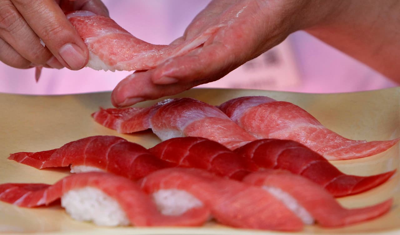 Se cree que Bobrowski comió unas 18 libras de sushi en una sola sentada.