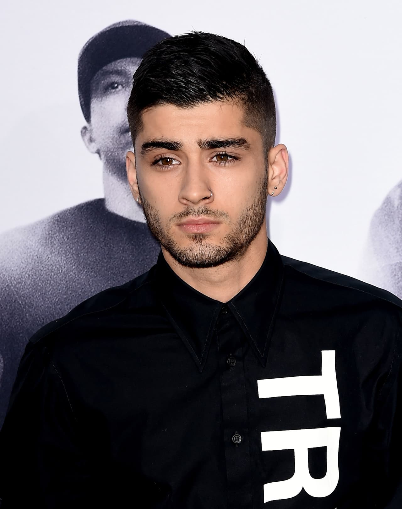 Las jovencitas del colegio probablemente irían a los conciertos por dos razones: la fantástica música que haría la banda... ¡y para ver a Zayn Malik cantar!