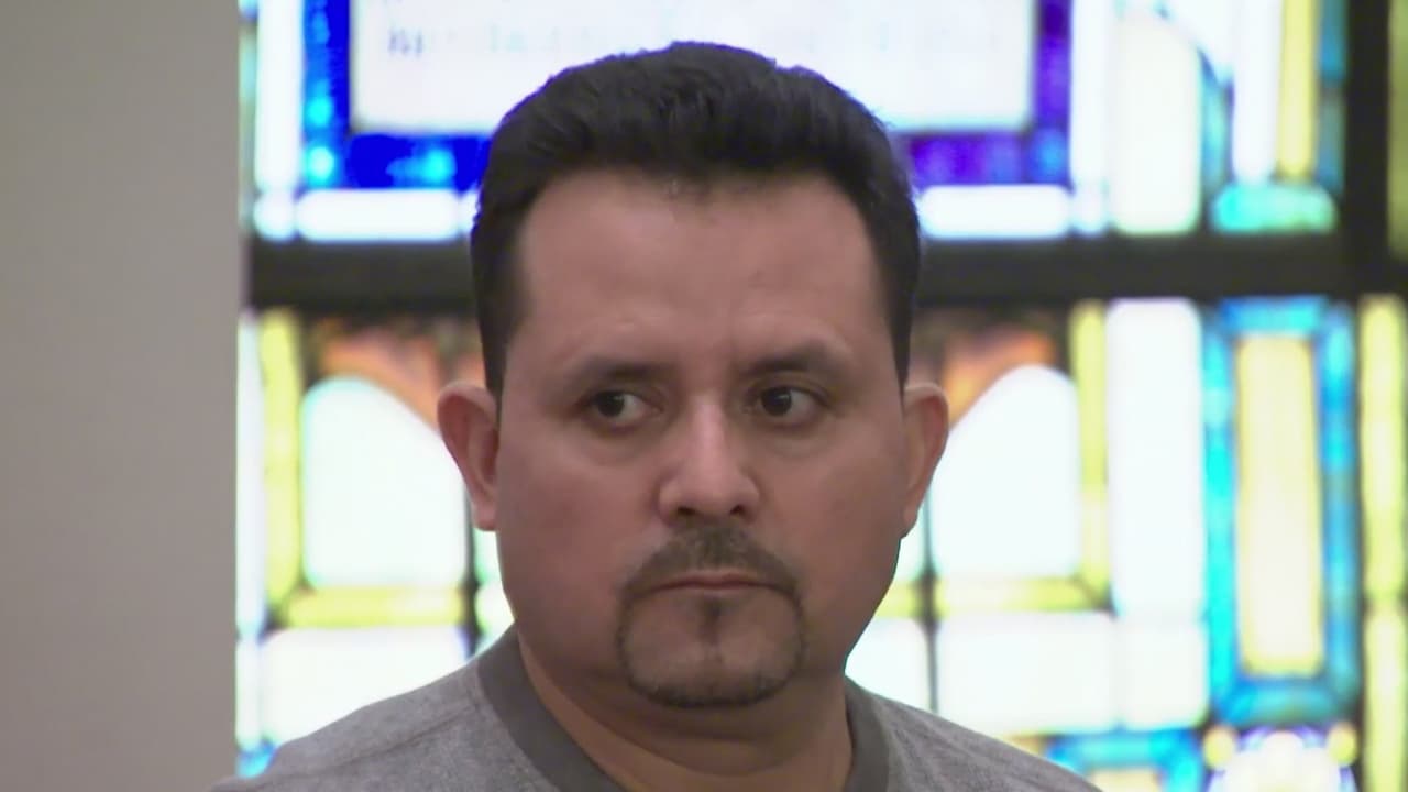 Ecuatoriano se refugia en iglesia a horas de ser deportado: "Estoy dispuesto a cualquier cosa por estar con mi familia"