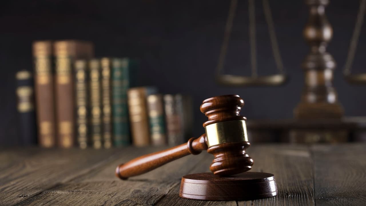 • 
<b>Elegibilidad del fiscal de distrito</b>: una nueva ley requiere que los fiscales de distrito tengan una licencia de abogado activa. Esta ley fue el resultado de las acciones de algunos fiscales de distrito cuyas licencias de ley se vieron comprometidas después de las acusaciones de mala conducta delictiva.
<br>
<br>
<br>