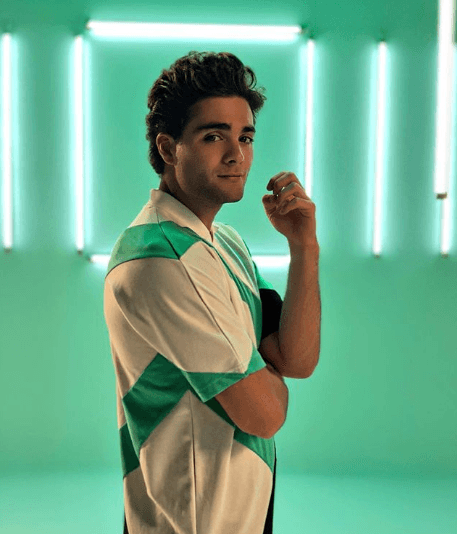 Carlos Said fue el primer confirmado por Pedro Damián para integrarse a este nuevo proyecto, según informó TVyNovelas. El actor de tan solo 20 años de edad, le dará vida a León en 'Like, la leyenda'.