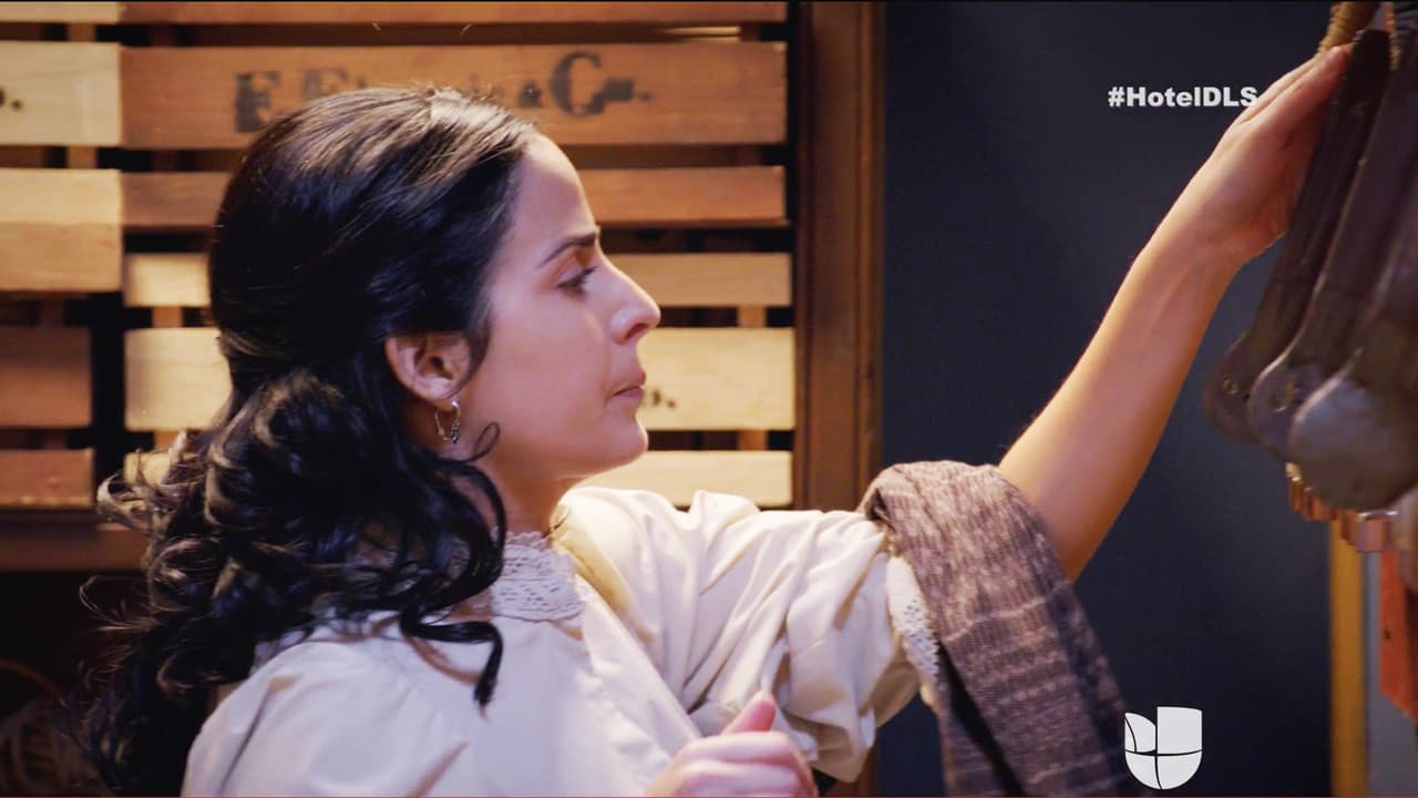 Teresa está buscándote por todo el Gran Hotel.