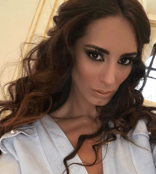 La modelo aprevechó la pasión que Marc imprimió a esta interpretación, misma que lo llevó a arrancar los botones de su camisa para dejar claro que él es totalmente puertorriqueño.