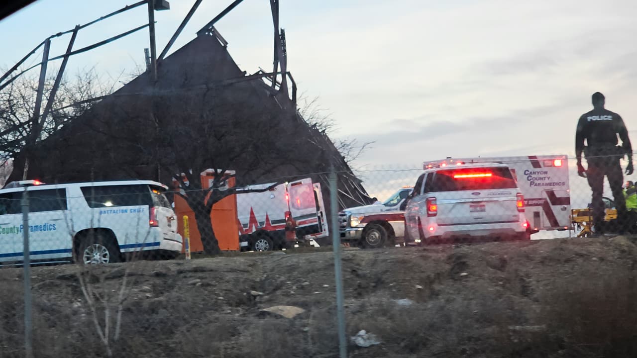 Derrumbe de un hangar en construcción en Idaho mata a tres personas y deja nueve heridos