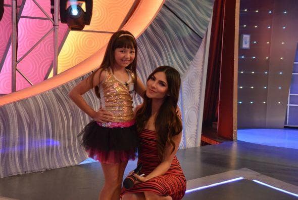 La exparticipante del show actuó, presentó premios, entrevistó a muchos famosos y se fotografió con otros.