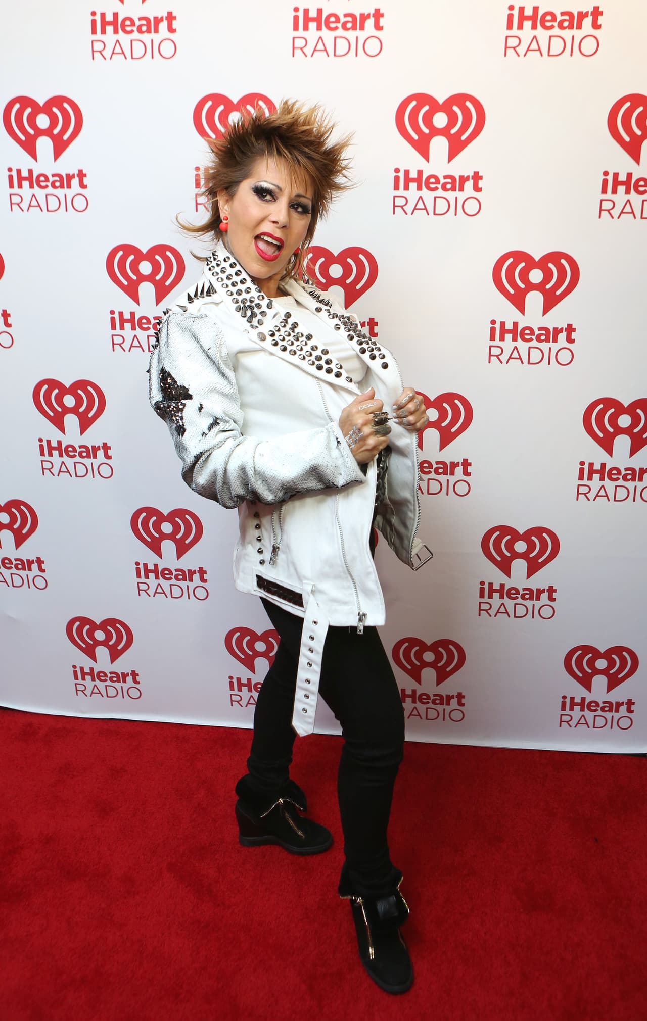 "Era una caja (fuerte) cara y resistente, de acero templado […] Fue violada la caja […] 
<b>No hubo explosivos, llegaron con las herramientas necesarias </b>[…] y la tiraron en el suelo y le empezaron a dar, la tiraron en el suelo y le dieron durante dos horas", relató.
<br>