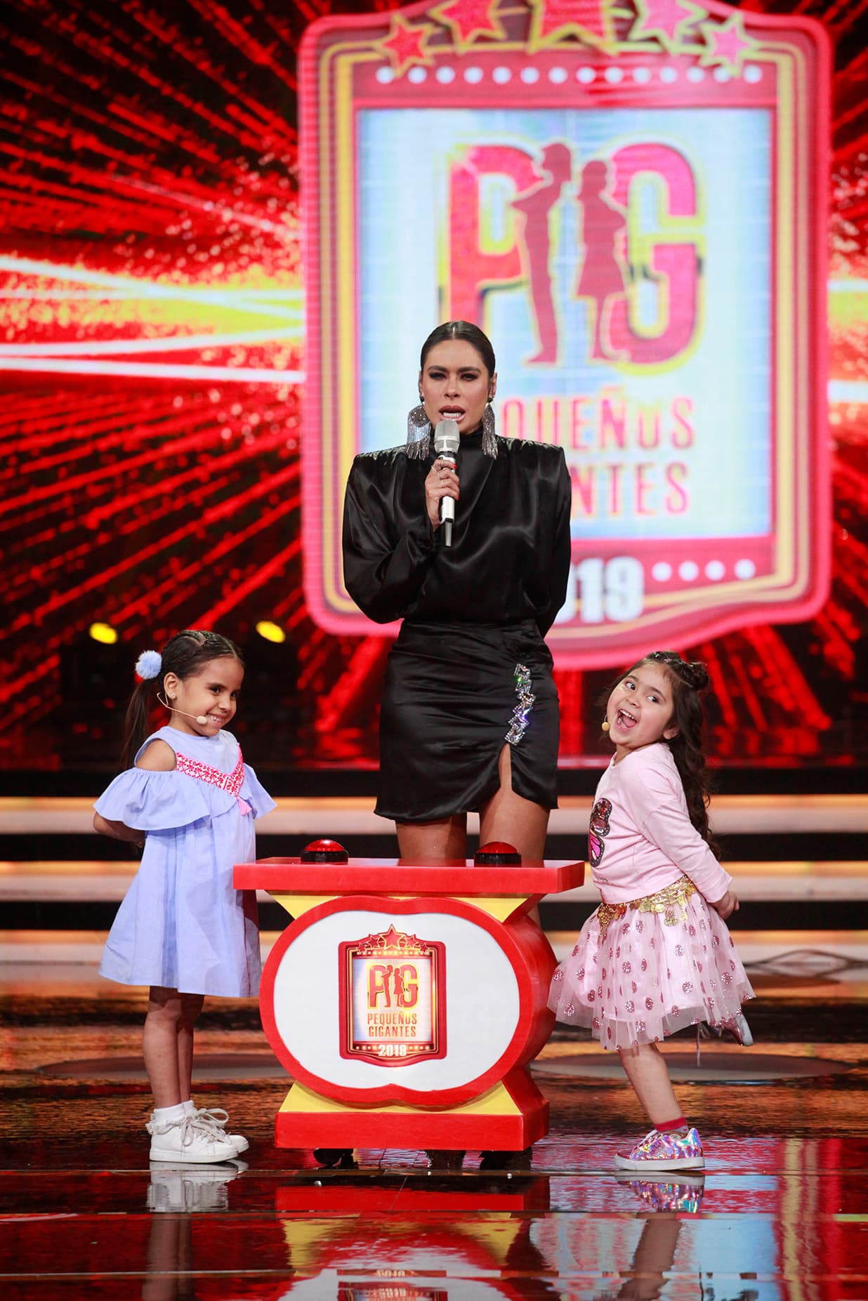 Había llegado la recta final del segundo episodio. 'Beba' y Victoria llegaron a 'La Botonera'. Tras una serie de confesiones chuscas y expresiones inesperadas, 'Beba' se quedó con el punto.