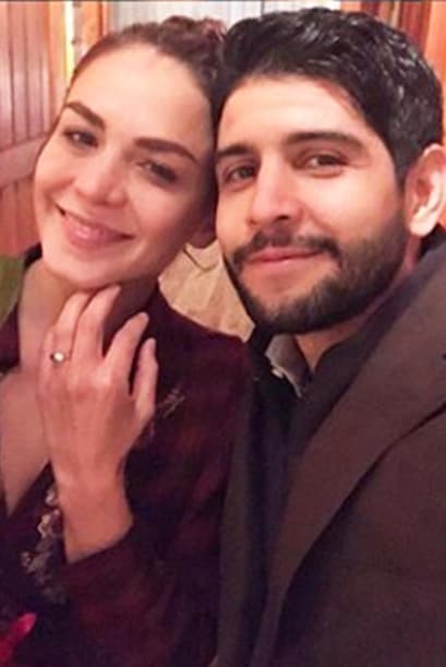 Luz Ramos está feliz porque su novio ya le dio el anillo de compromiso.