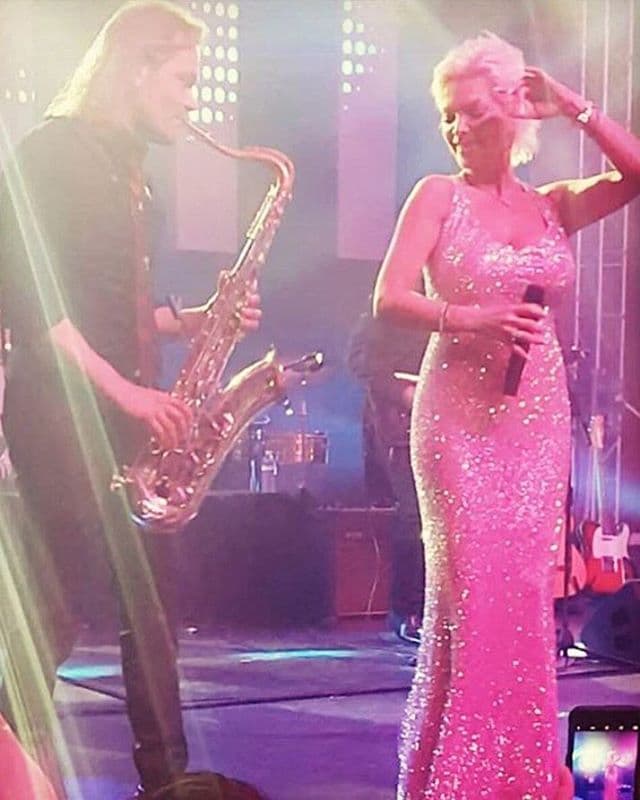 El público de Anaheim, California, ha seguido su carrera hasta la fecha.