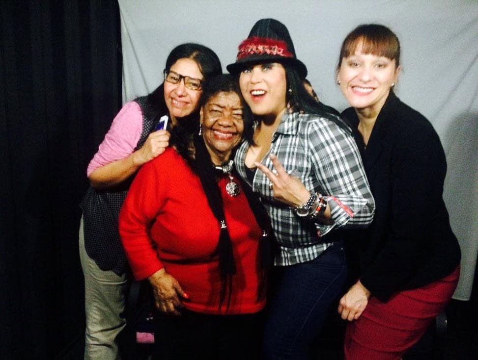 También tuvo una prolífica carrera en el teatro de su país, trabajó en obras como 'Ña Catita', 'La Tuerca' o 'Reina por un día'.