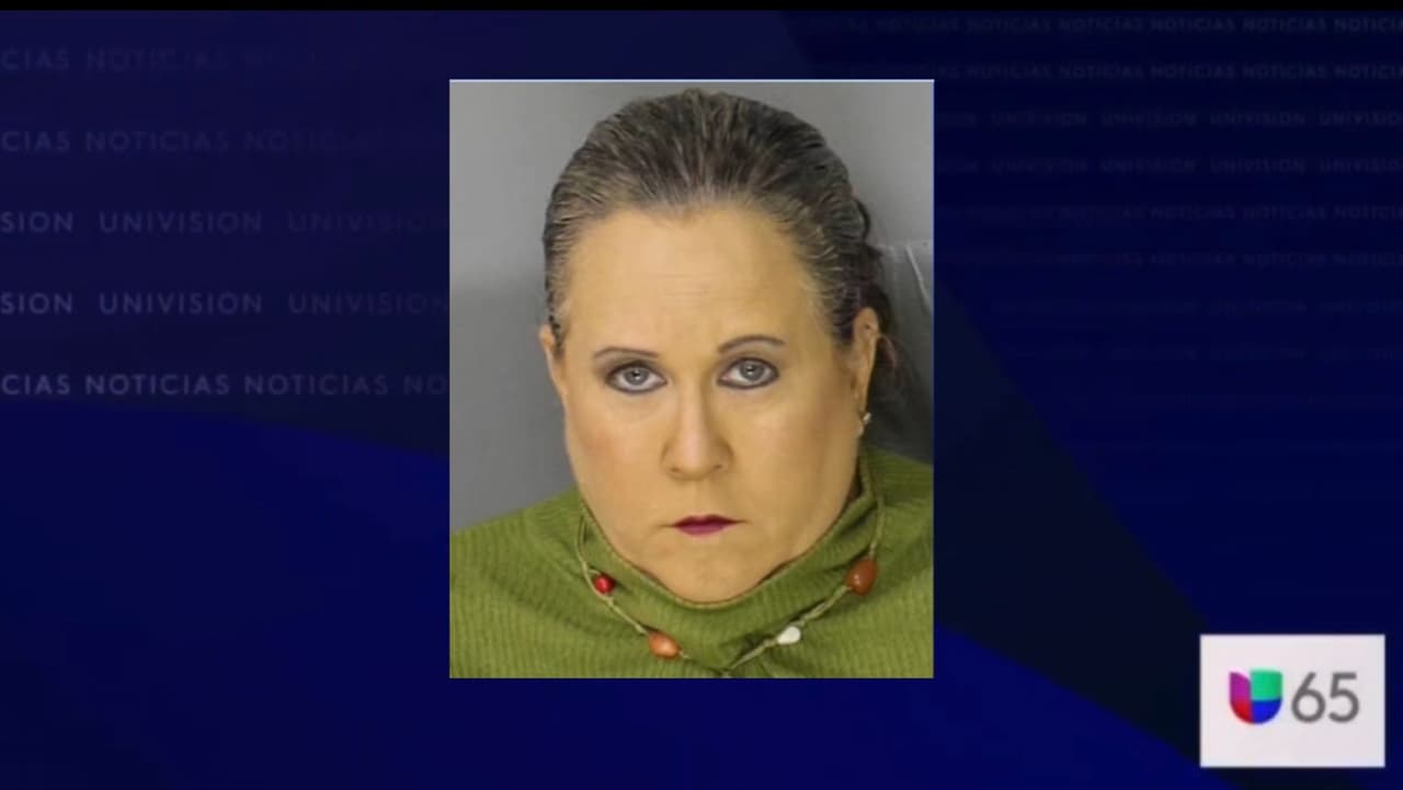 Madre que acosó a las rivales porristas de su hija es sentenciada a libertad condicional 