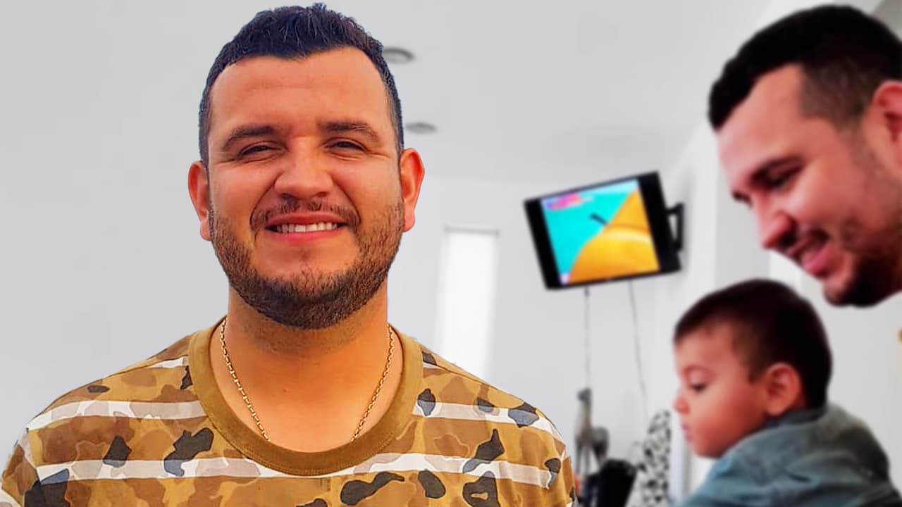 Edén Muñoz de Calibre 50 le enseña a su hijo de 10 meses “como van los corridos”