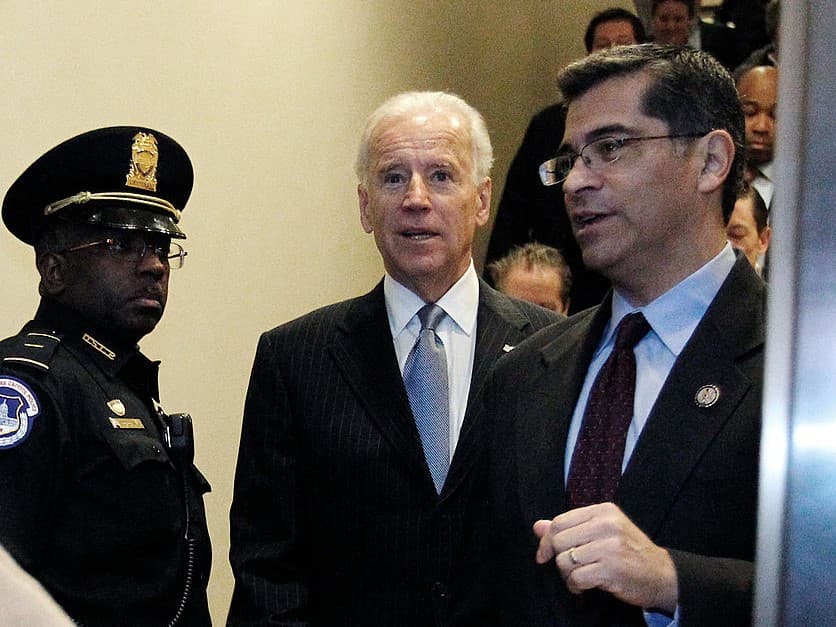 La campaña de Biden no tiene problemas para conectar con los votantes latinos: Xavier Becerra