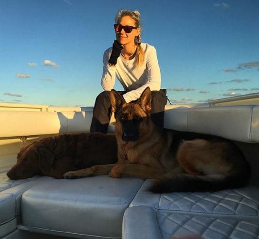 Anna Kournikova atrajo todas las miradas en redes sociales tras una publicación con la que generó expectativa en Instagram.