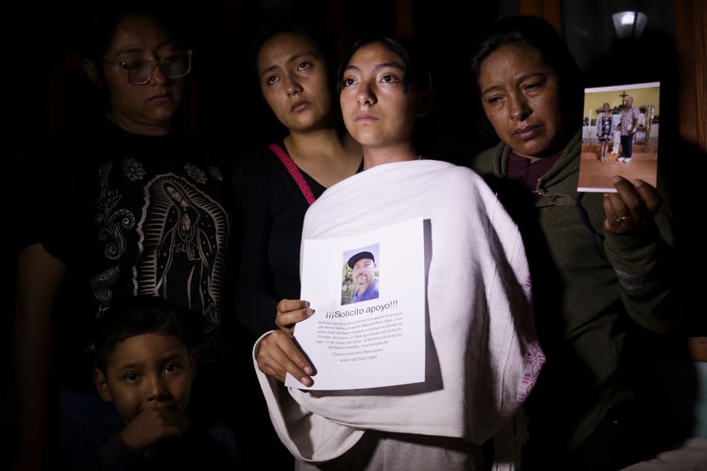 En el caso de 
<b>Manuel Pérez Ríos</b>, 
<b>su familia quedó desamparada</b> en el barrio San Pedro, en Oaxaca. Presas de la tristeza y desesperanza, 
<b><a href="https://www.univision.com/local/tampa-wvea/muertos-accidente-autobus-inmigrantes-citrus-marion-florida" target="_blank">la viuda y los hijos del trabajador agrícola </a></b> de 46 años, solicitaron ayuda públicamente.