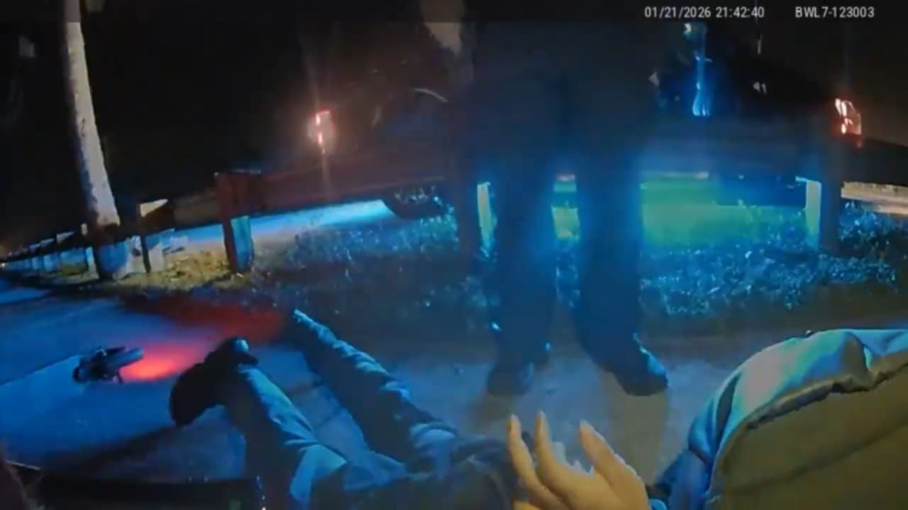 Video muestra arresto violento de joven que murió bajo custodia de ICE